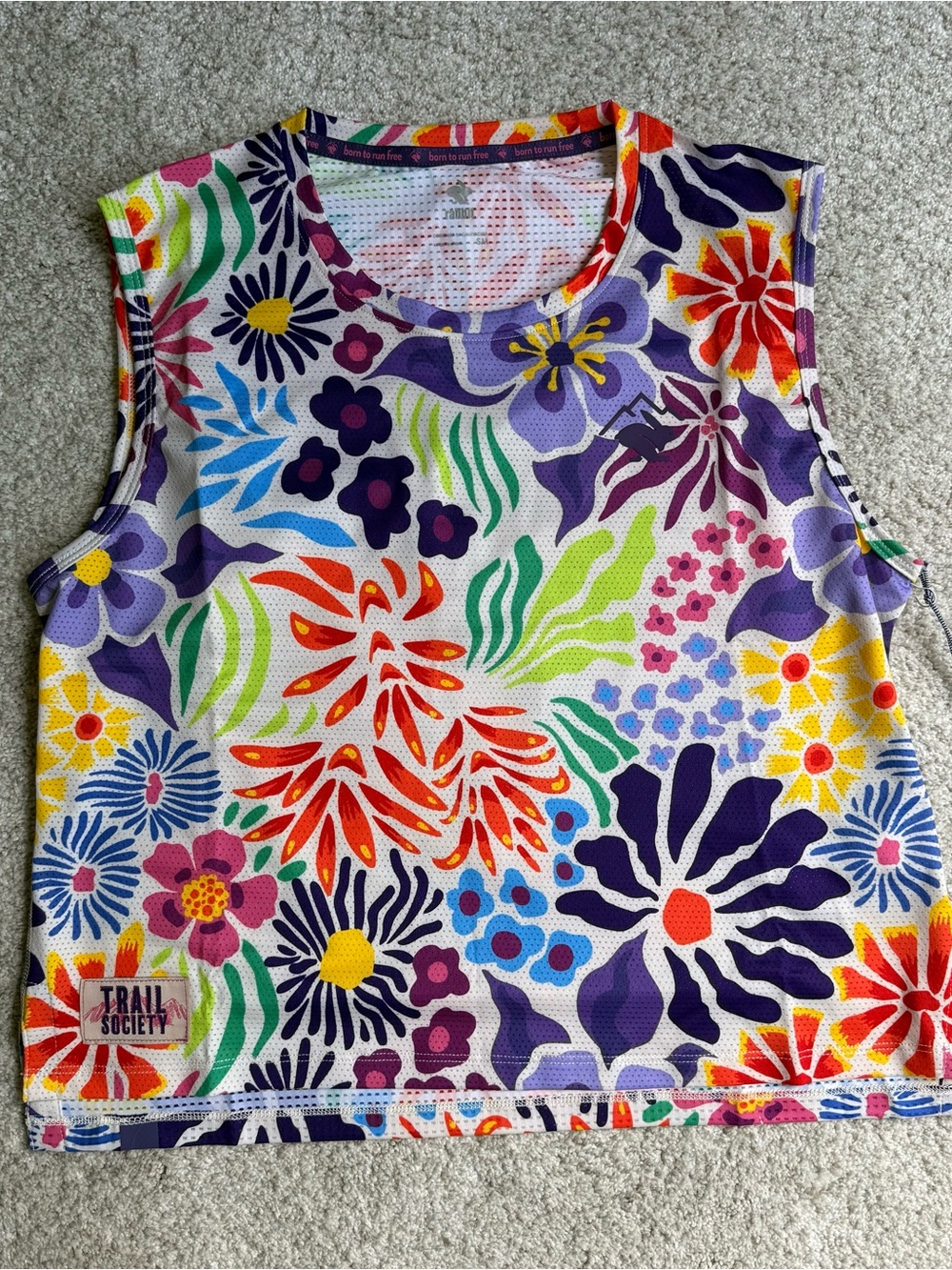 Rabbit Tempo Muscle Tank Cropped | Trail Society